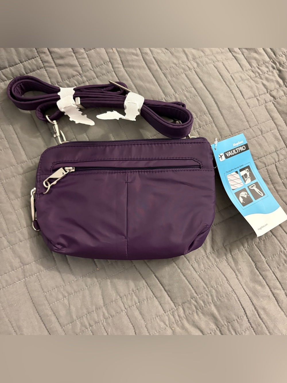 Magellan's RFID Vault Pro Crossbody Locking Zipper Travel Bag Purse New